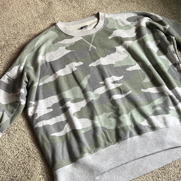 Women’s Oversized Camo Sweatshirt - Small - Picture 2 of 4